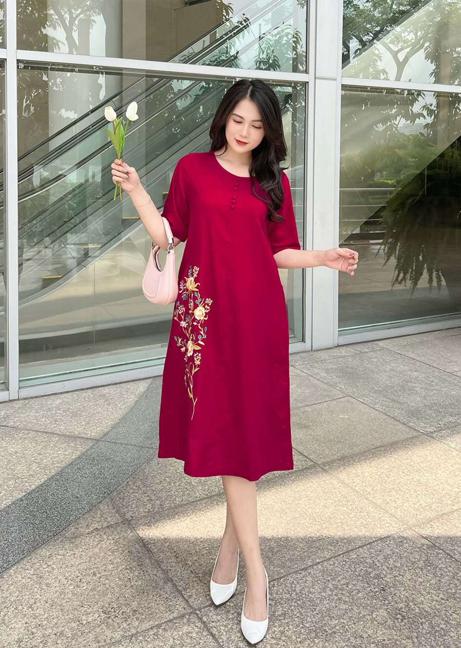 Đầm Suông Thêu Bông Vải Linen Swanlake - D10447LW01